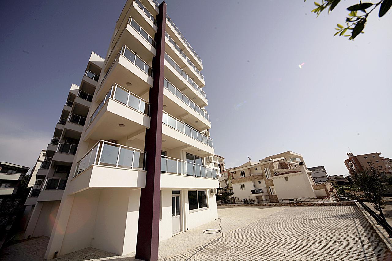 Sea Star Apartment Dobra Voda Eksteriør bilde