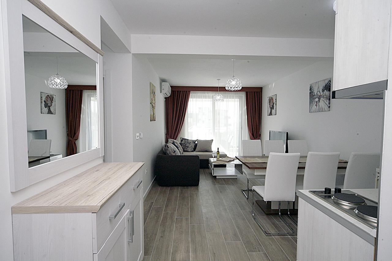 Sea Star Apartment Dobra Voda Eksteriør bilde