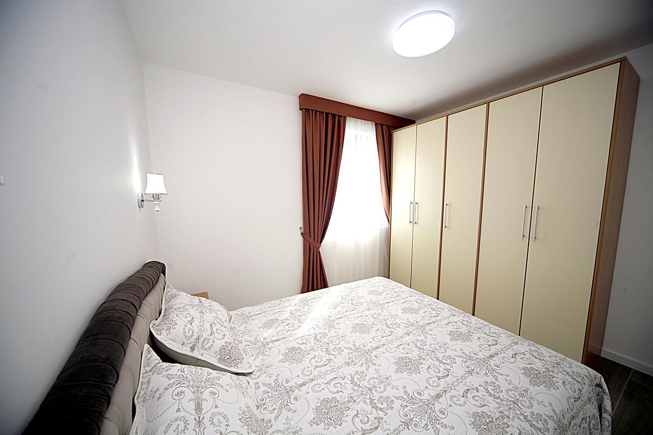 Sea Star Apartment Dobra Voda Eksteriør bilde